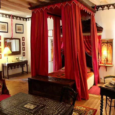 Bed and Breakfast Chateau De Chambiers 4*