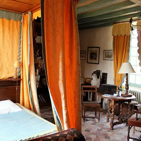 Chateau De Chambiers Bed and Breakfast 4*