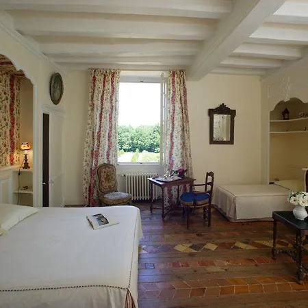 Chateau De Chambiers 4*