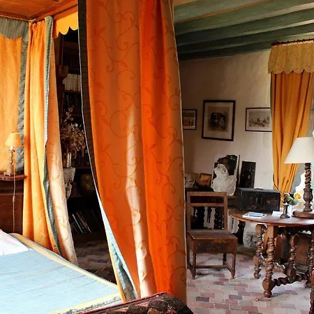 Chateau De Chambiers