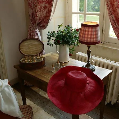 فندق مبيت وإفطار Chateau De Chambiers 4*