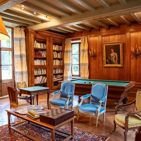 فندق مبيت وإفطار Chateau De Chambiers 4*