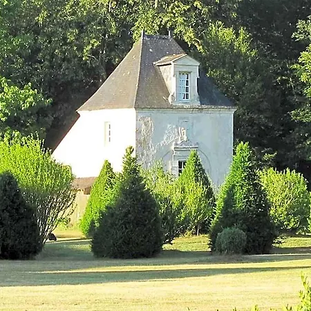 Chateau De Chambiers לינה וארוחת בוקר 4*