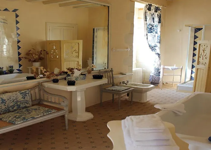 Chateau De Chambiers Bed & Breakfast