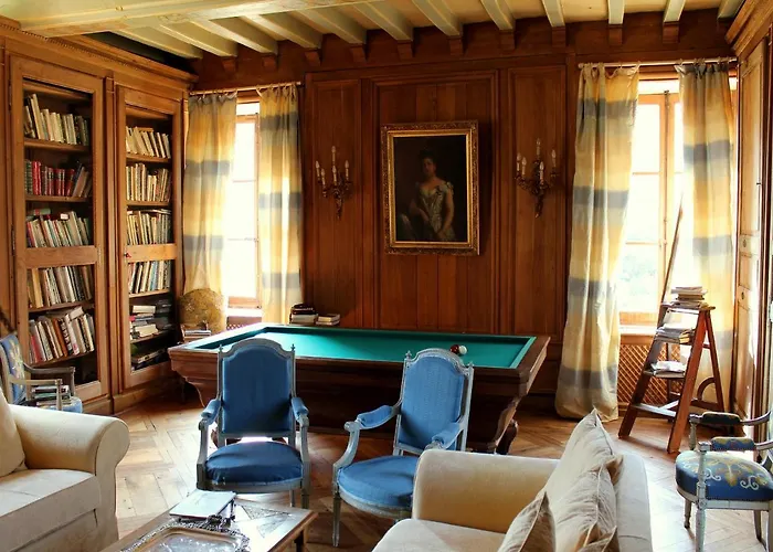 Chateau De Chambiers 4*