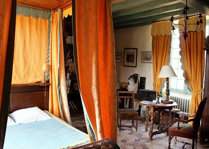 Chateau De Chambiers Bed & Breakfast 4*