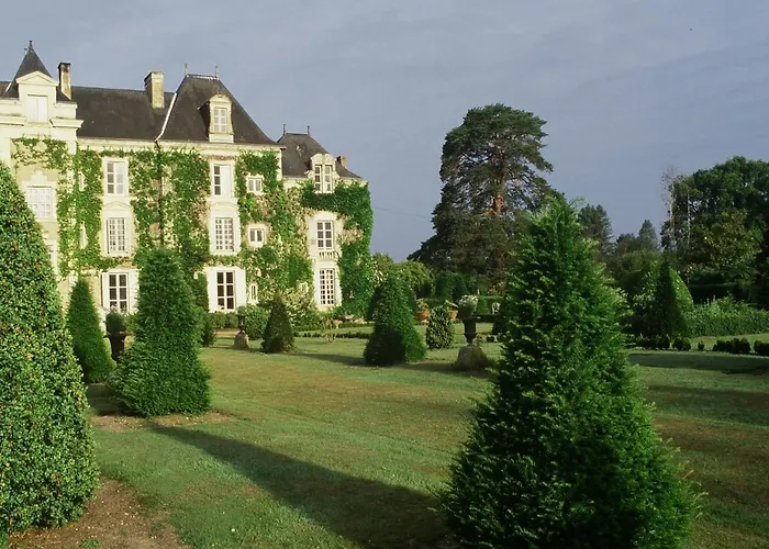 Chateau De Chambiers Bed & Breakfast 4*
