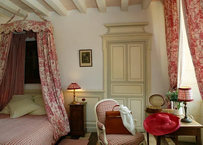 Chateau De Chambiers Bed & Breakfast 4*
