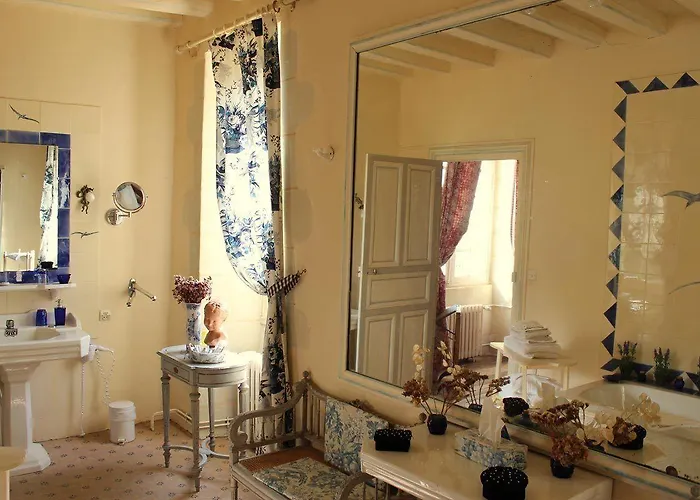 Chateau De Chambiers 4*