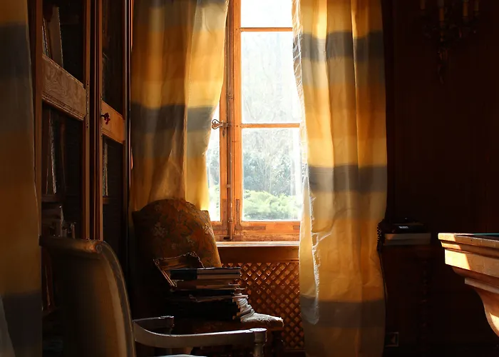 Chateau De Chambiers Bed & Breakfast 4*