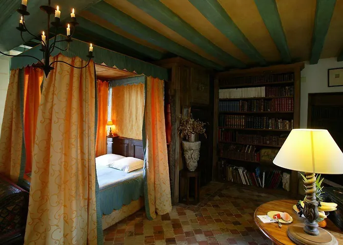 Bed & Breakfast Chateau De Chambiers